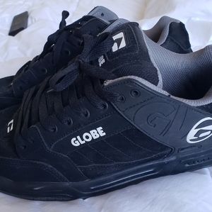 Globe skater shoes size 9.5
